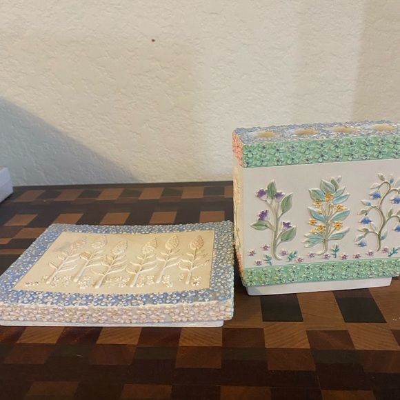 Vintage Shabby Chic Pastel Floral Embossed Decorative Toothbrush & Soap Dish - Picture 10 of 15